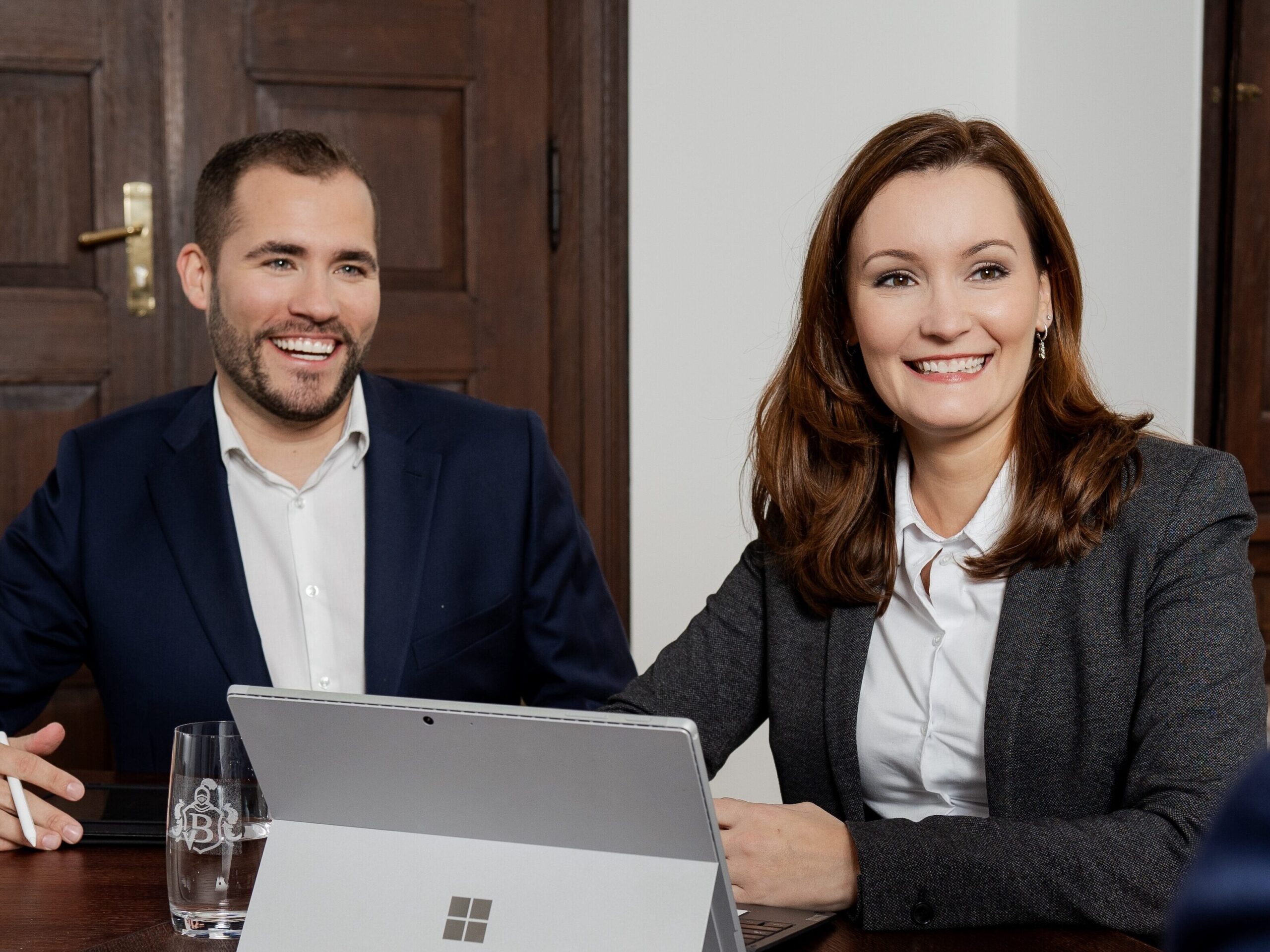 Jasmin Demand und Christopher Reckhemke in der Beratung
